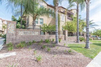 Building Photo - Newer 2 Bedroom, 2 Bath Townhouse with Garage