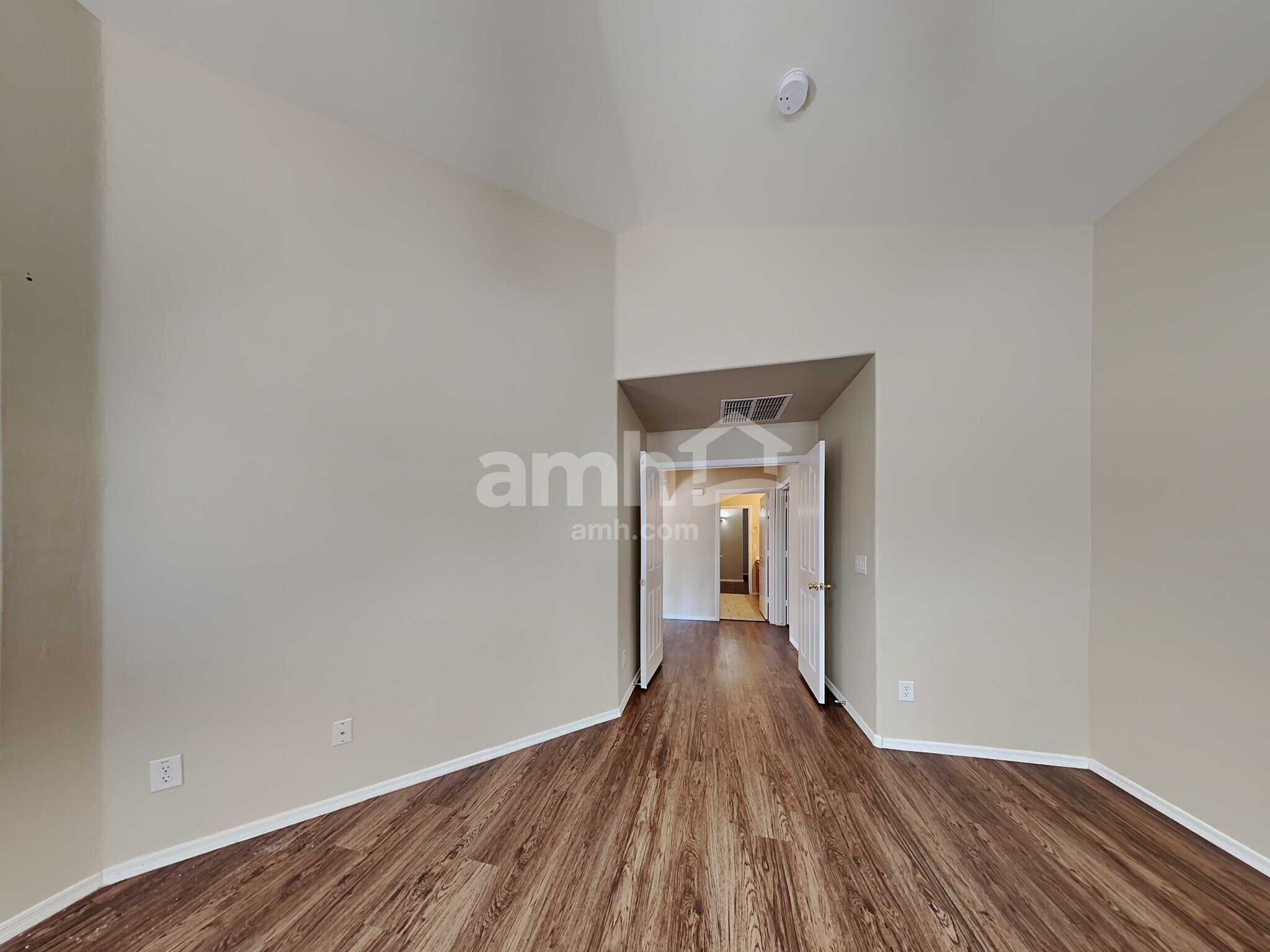 Building Photo - 417 W Dexter Way