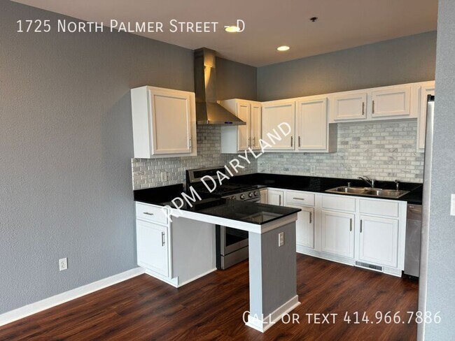 Building Photo - 1725 N Palmer St