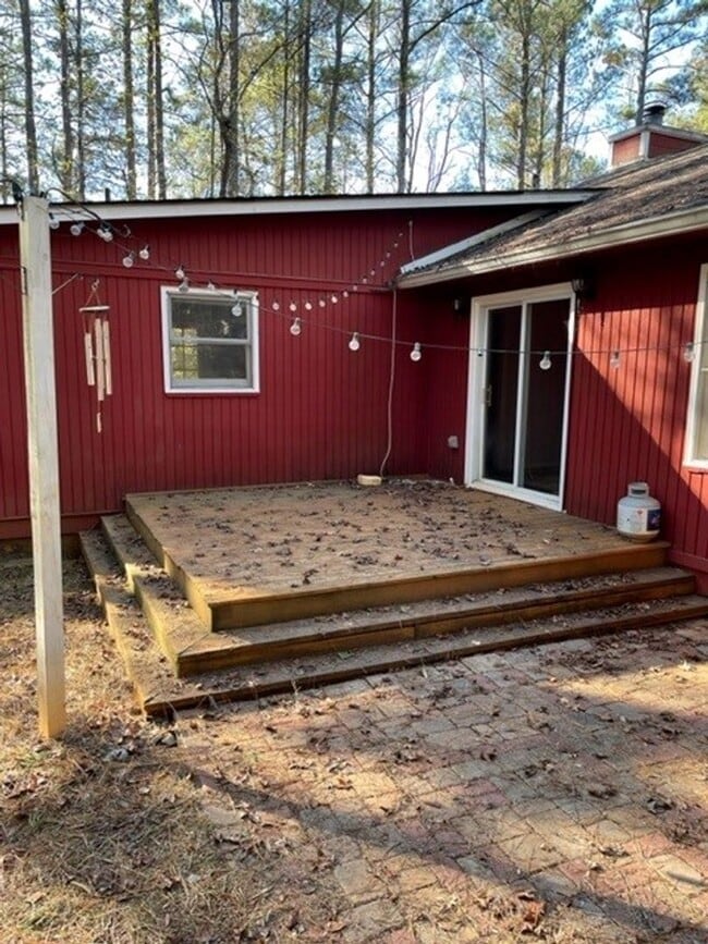 Building Photo - 468 Davis Rd