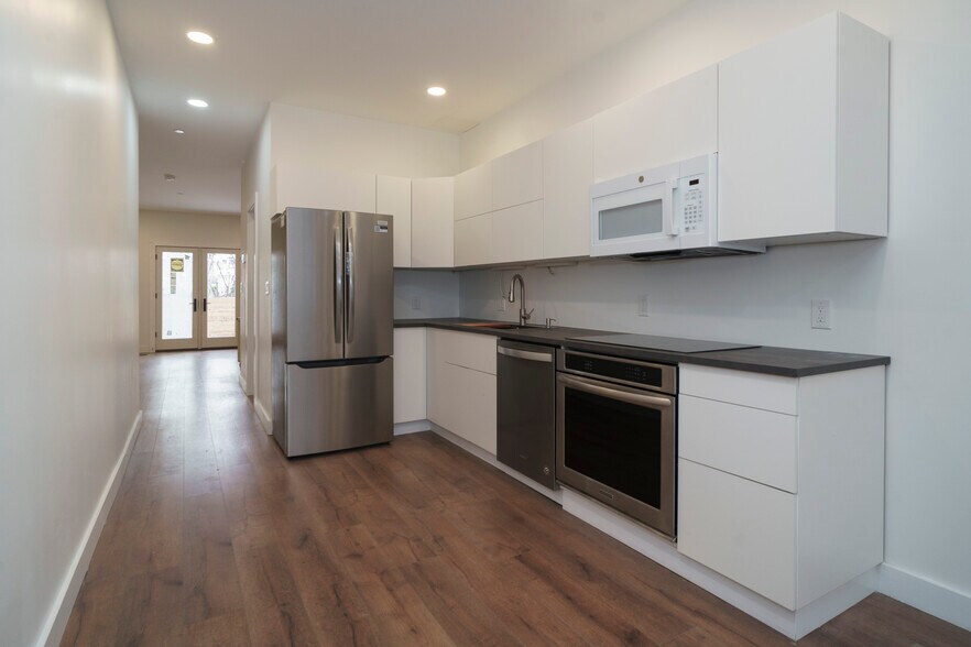 Kitchen - 1919 N 5th St