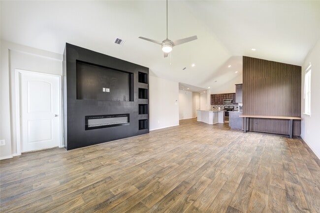 Building Photo - 20451 Green Mountain Dr