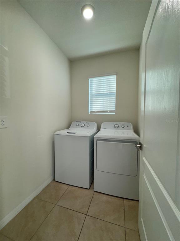 Building Photo - 1541 Fernmeadow St