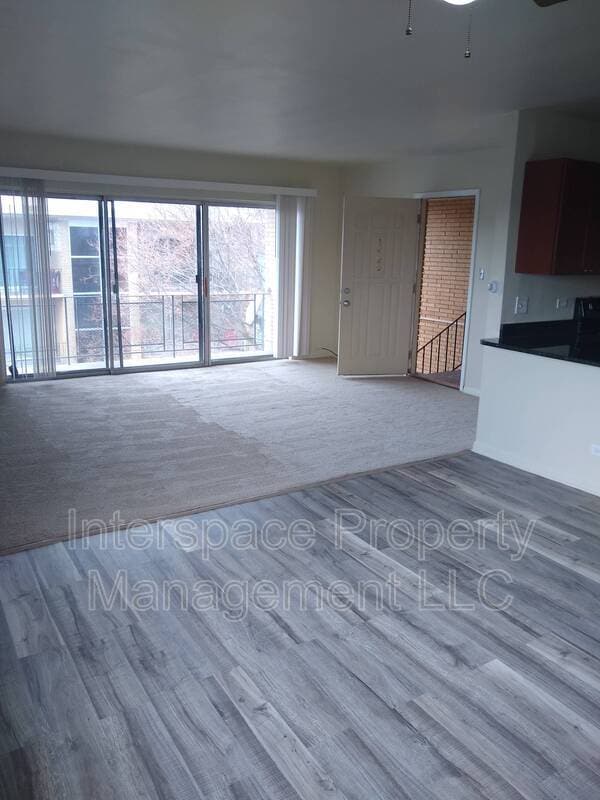 Building Photo - 9957 S Cicero Ave
