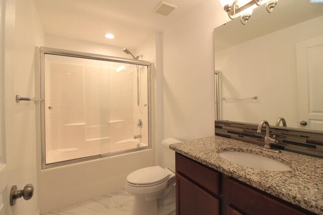 Building Photo - 3 bed/2 bath South Richland Rambler