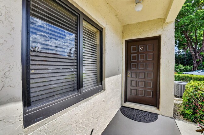 Building Photo - 21211 Lago Cir