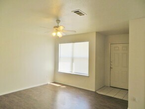 Building Photo - 2 Bedroom 2 Bathroom Unit In Georgetown