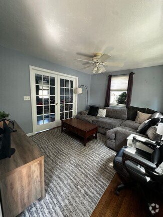 Building Photo - Charming 3 Bed, 3 Bath Home with Finished ...