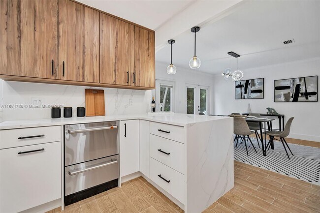 Building Photo - 5701 SW 33rd St