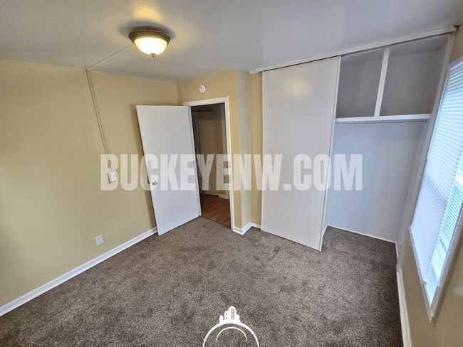 Building Photo - 3725 Terrace Dr