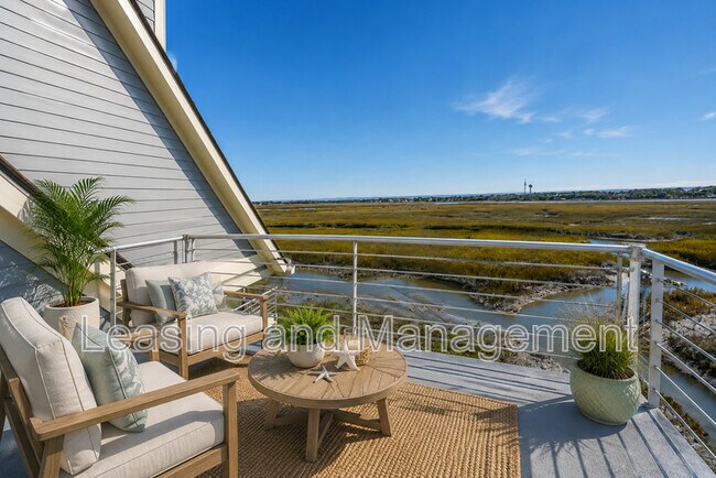 Building Photo - 242 Little Oak Island Dr