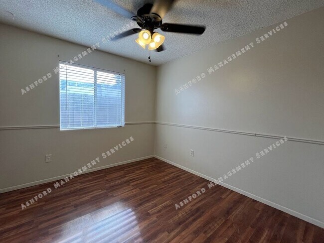 Building Photo - BEAUTIFULLY UPDATED 3 BEDROOM HOME WITH HUGE BACKYARD, RV GATE & ARIZONA ROOM IN GLENDALE!