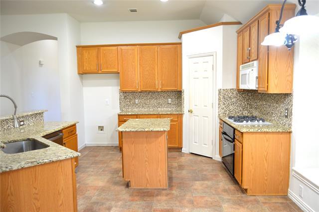 Building Photo - 307 Calstone Dr