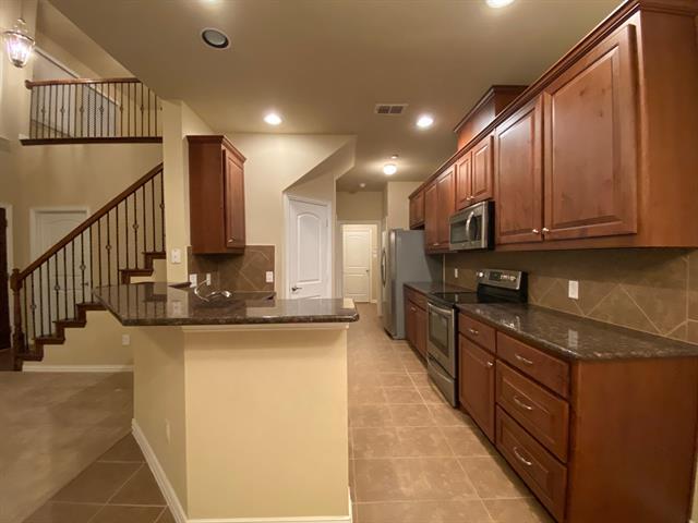 Building Photo - 255 Sherburne St