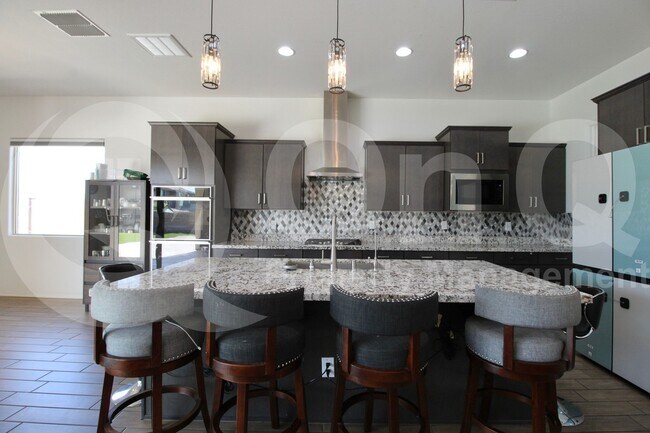 Building Photo - 8523 W Palo Verde Dr