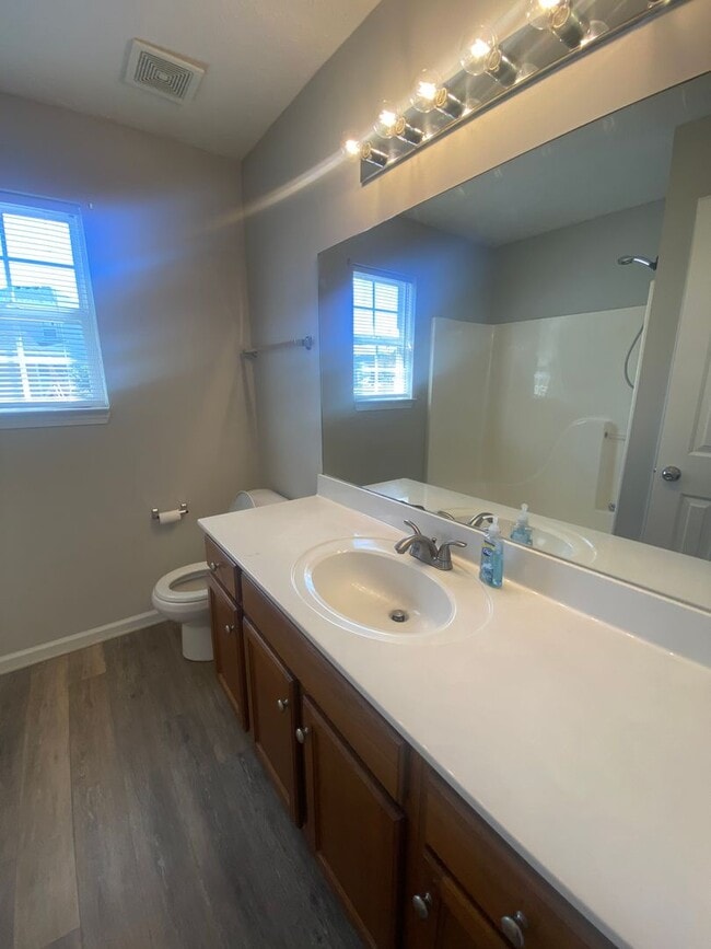 Building Photo - Charming 3 Bed 2 Bath Home In Murfreesboro