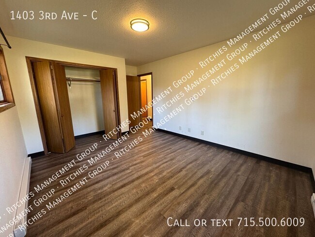 Building Photo - 1403 3rd Ave