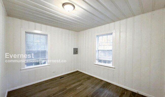Building Photo - 253 11th Ave NE