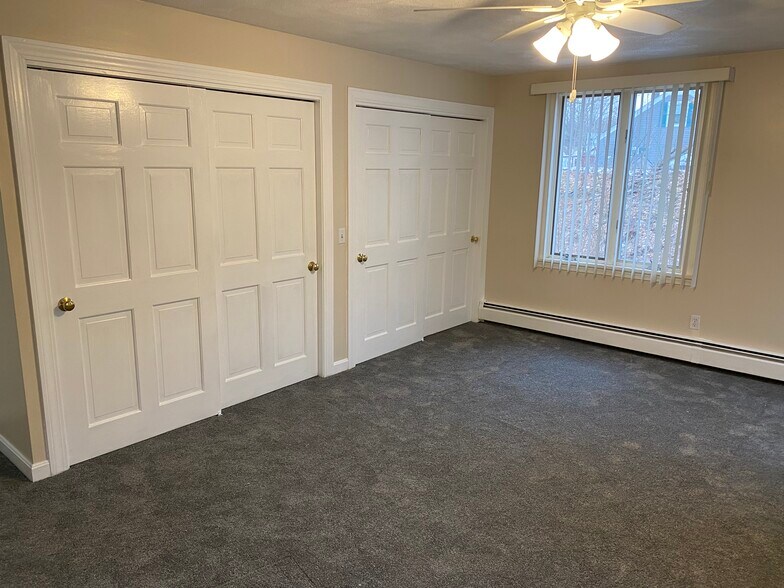 bedroom or living room - 919 Main St
