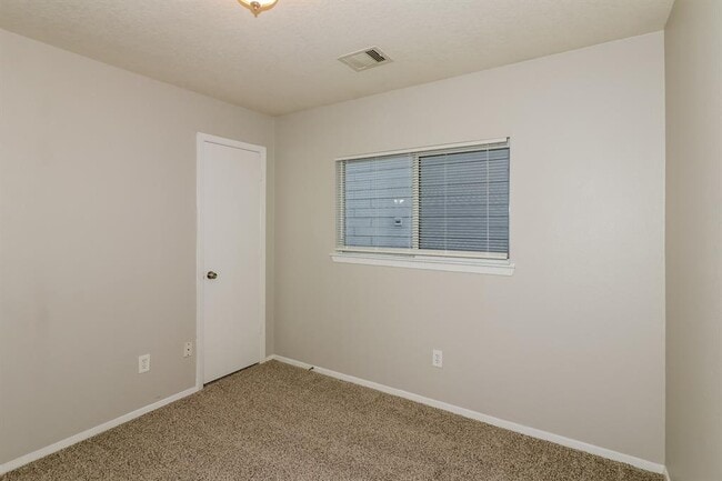 Building Photo - 20824 Patriot Park Ln