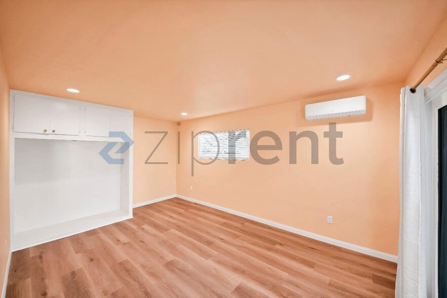 Building Photo - 3618 Ellis Ln