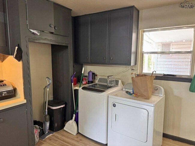 Building Photo - 4800 George St