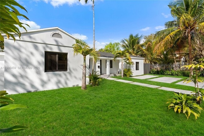 Building Photo - 8246 NE 2nd Ct