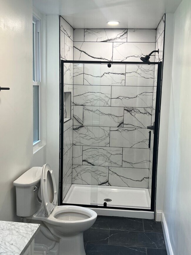 Building Photo - 234 Meyran Ave