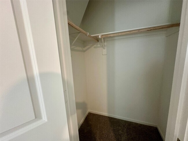 Building Photo - 13310 Rayhill Dr