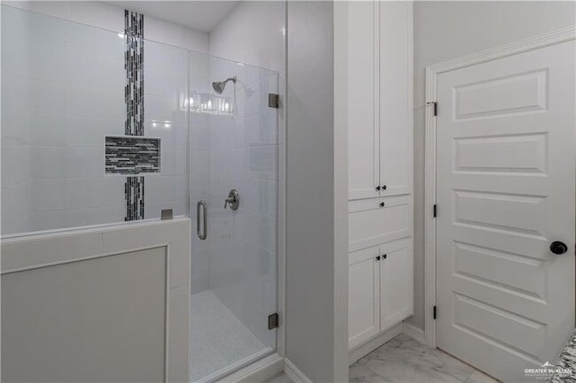 Building Photo - 5510 N Crown Point