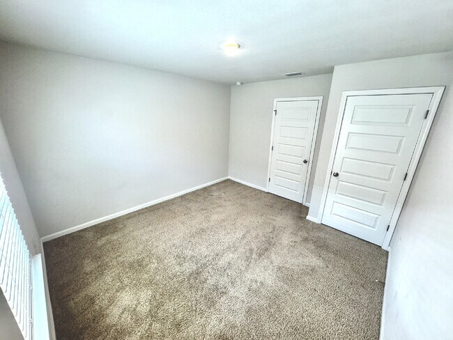 Building Photo - New rental in Brighton Oaks! Conveniently located off Hwy 231, this community conveniently close ...