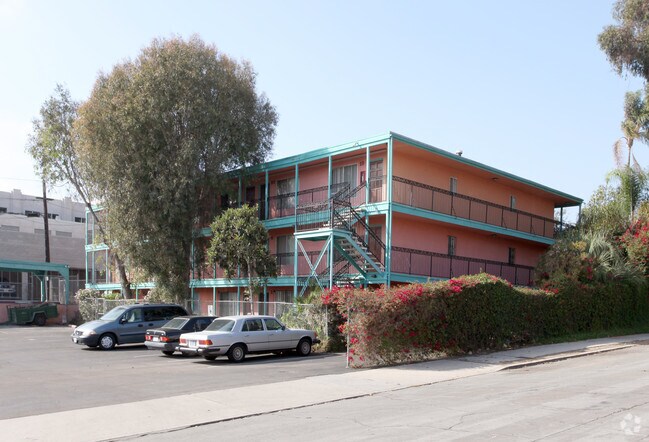 Primary Photo - 2525 Broadway