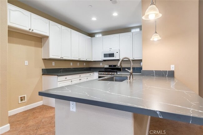 Building Photo - 26392 Fowler Dr