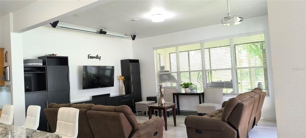 Building Photo - 8674 Abbotsbury Dr