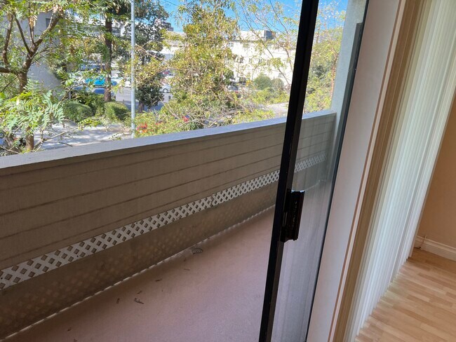 Building Photo - 110 N Everett St