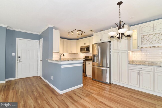 Building Photo - 20301 Beechwood Terrace