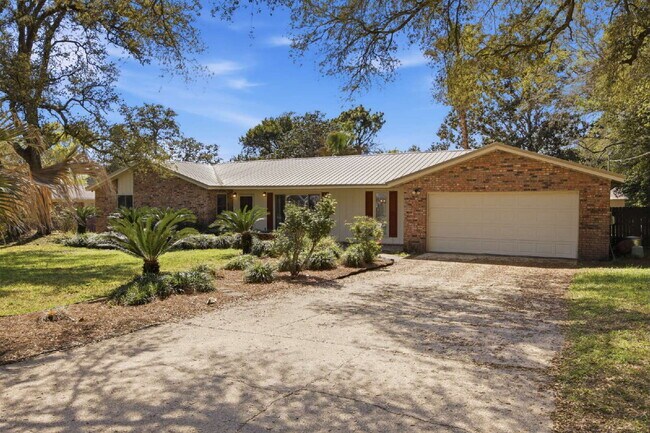 Building Photo - "Charming 4-Bedroom Shalimar Retreat- Power Included With Rent!"