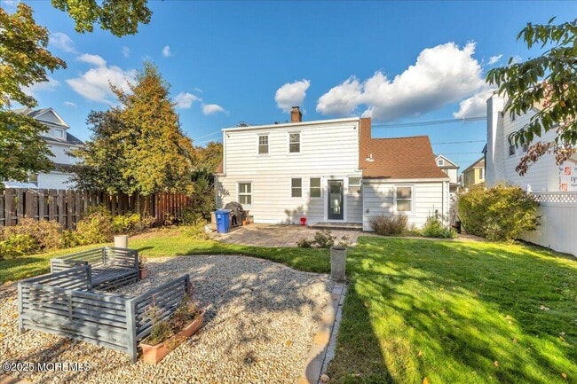 Building Photo - 14 Prospect Ave N