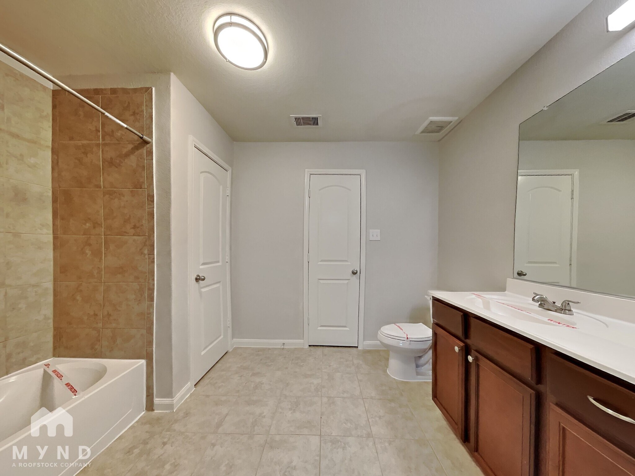 Building Photo - 5715 Rainbow Rd.