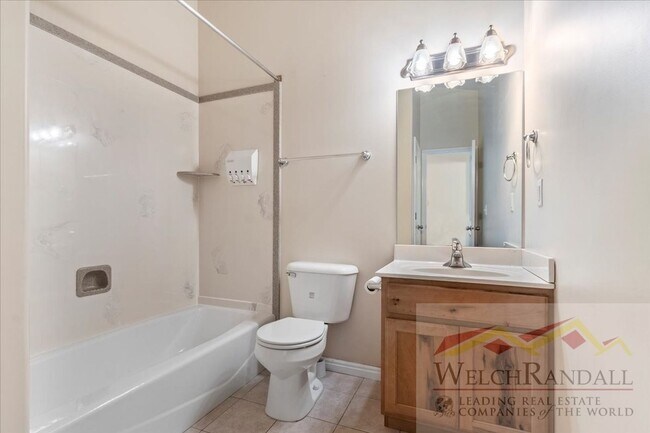 Building Photo - Spacious Residence in Taylorsville – 5 Bed...