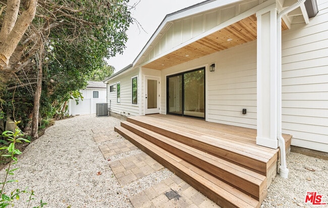 Building Photo - 4285 La Salle Ave