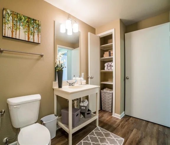 Building Photo - 305 River Fern Ave