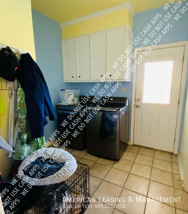 Building Photo - 4820 Edgewood Ln