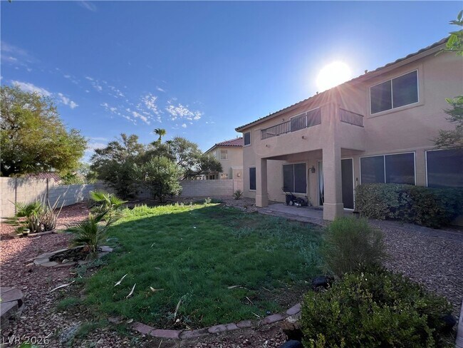 Building Photo - 3031 Scenic Valley Way
