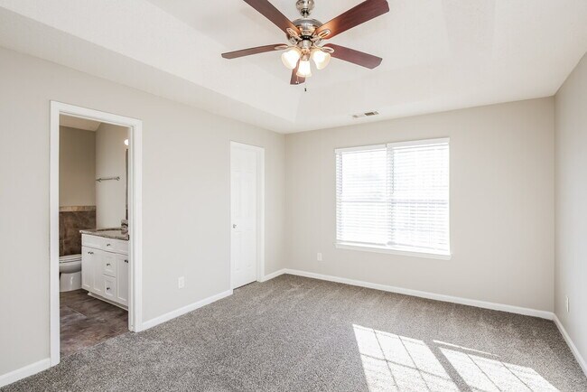 Building Photo - 2457 Briar Knoll Rd