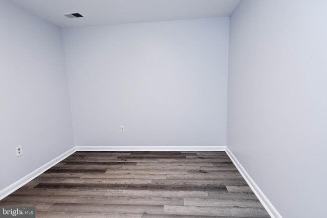 Building Photo - 12407 Lampton Ln