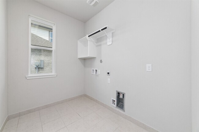 Building Photo - 77 Carmel Dr