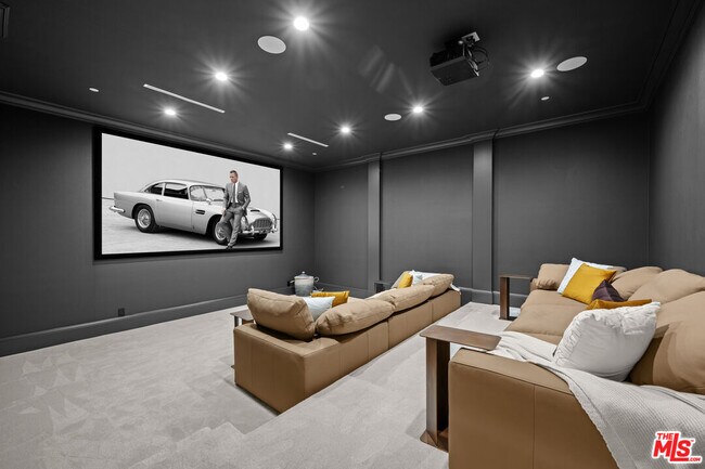 Building Photo - 616 N Alpine Dr