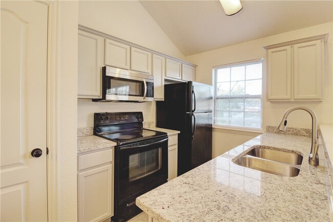 Building Photo - 763 W Sandy Beach Ln