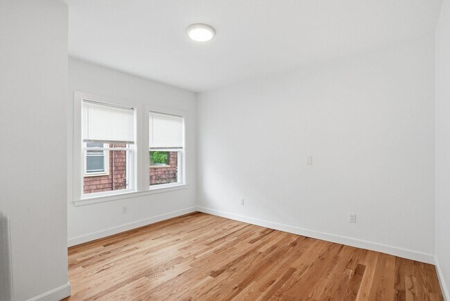 Building Photo - 216 Broadway